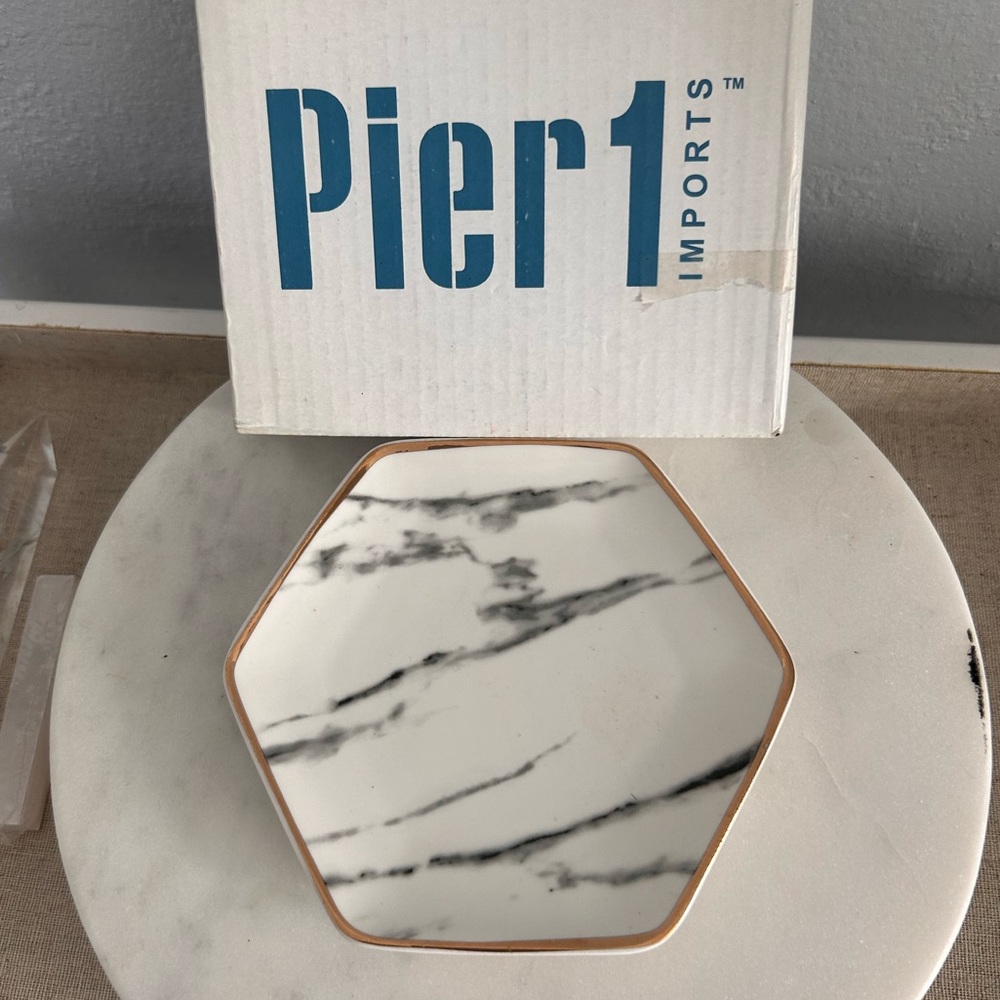 Pier One marble with gold trim keepsake gray- NIB- NWT
